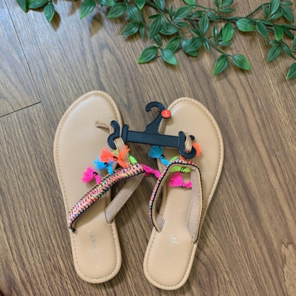 WEST LOOP TASSEL SANDALS